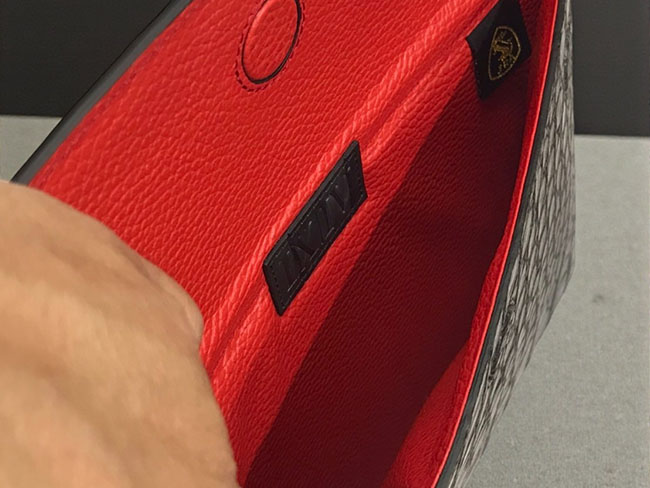 マットクロコダイルPCケース